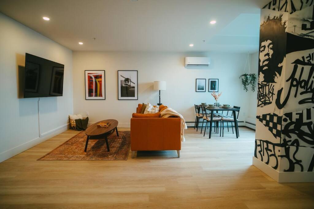 Chic Cozy Retreat - 2Br - Stunning North End Views Apartment Halifax Luaran gambar